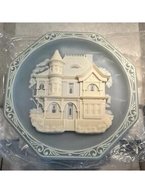 VICTORIAN DREAM HOMES PLATE, 212 THIRD AVENUE, BY CORINNE WORKMASTER in Box!